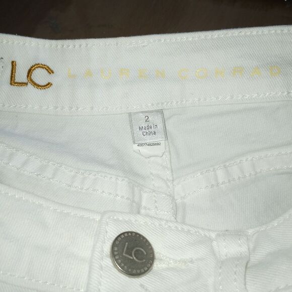 LC Lauren Conrad White Jean Shorts with Mid-Rise and Cuffed Hem Sz.2 EUC No Belt - Picture 7 of 8